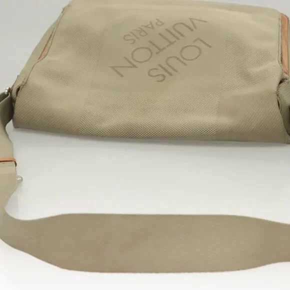 Authentic LOUIS VUITTON Damier Geant Messager NM Shoulder Bag Gray LV - Picture 13 of 16